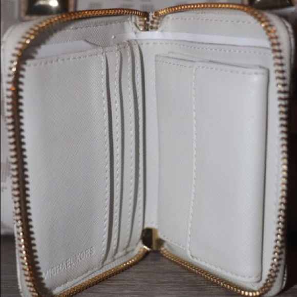 Michael Kors handbag and wallet set - Picture 3 of 6